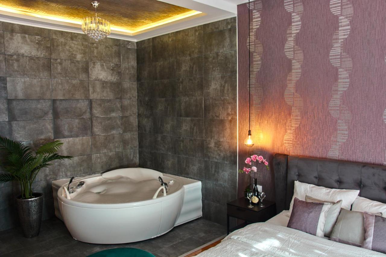 Restoran Orijent 5 Aparthotel Сомбор Екстериор снимка